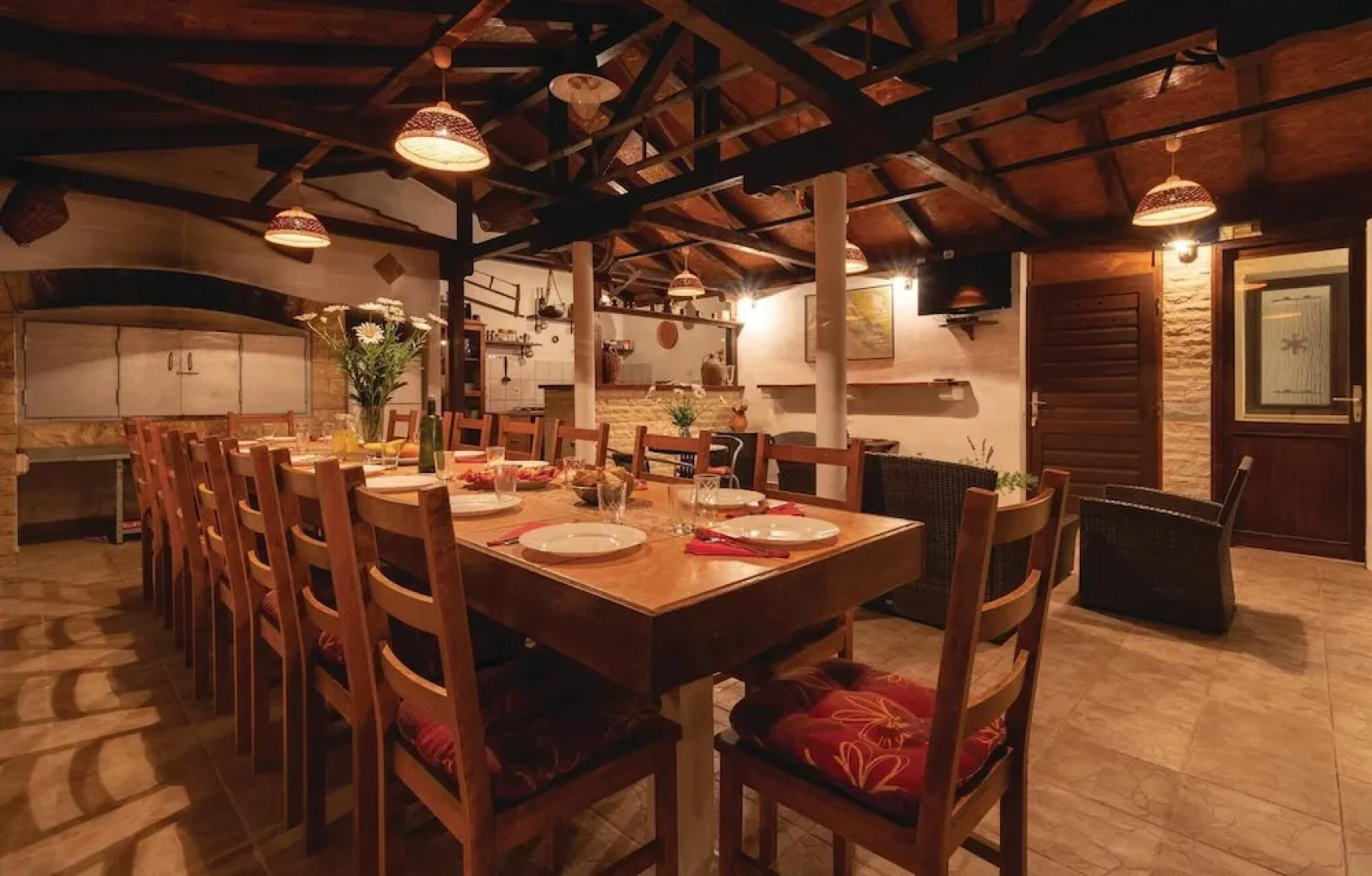 Beautiful Home in Banj With Wifi and 5 Bedrooms