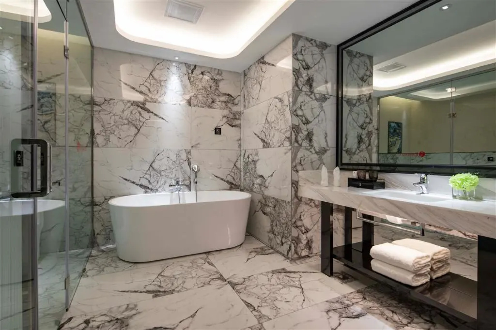 Ramada by Wyndham Mengzi Suites