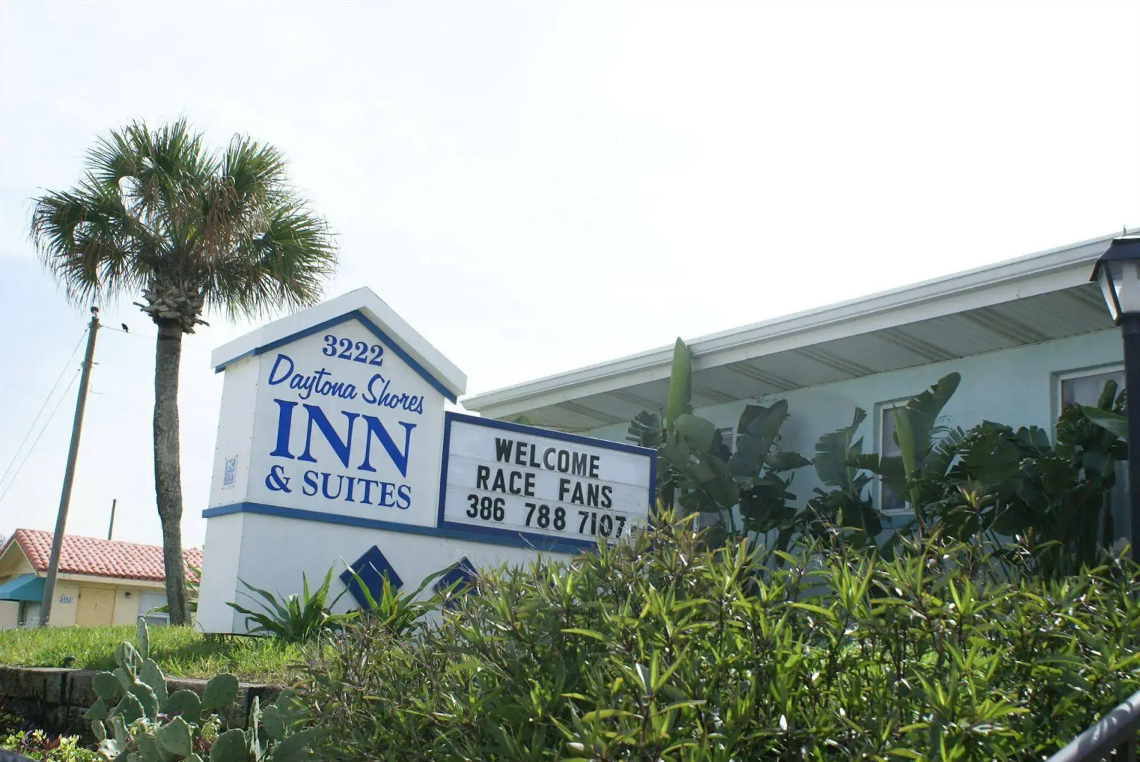 Daytona Shores Inn and Suites