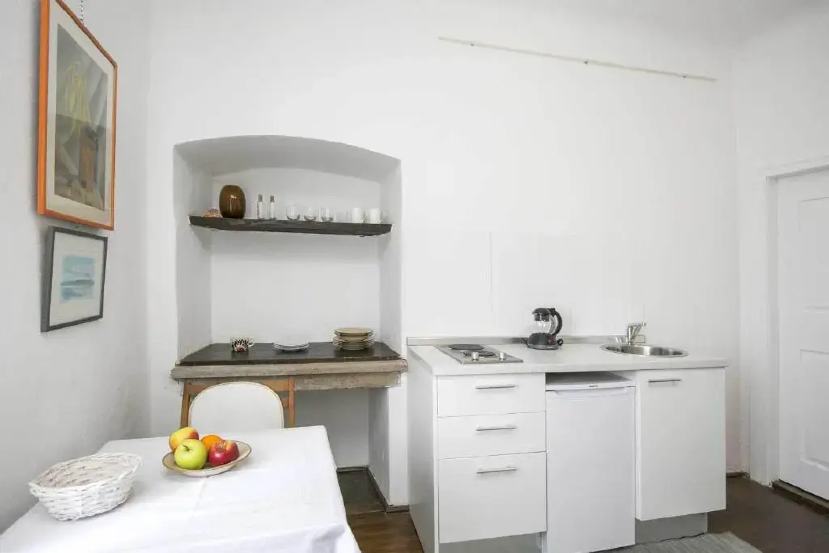 Nick's Old Town Apartment