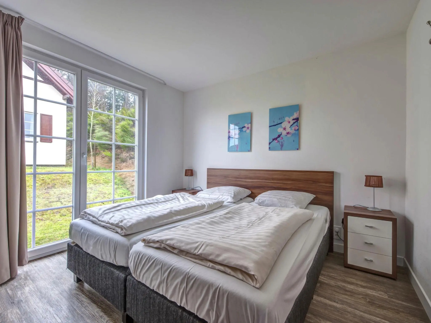 Luxury Villa with Fireplace near Reservoir in Nordeifel