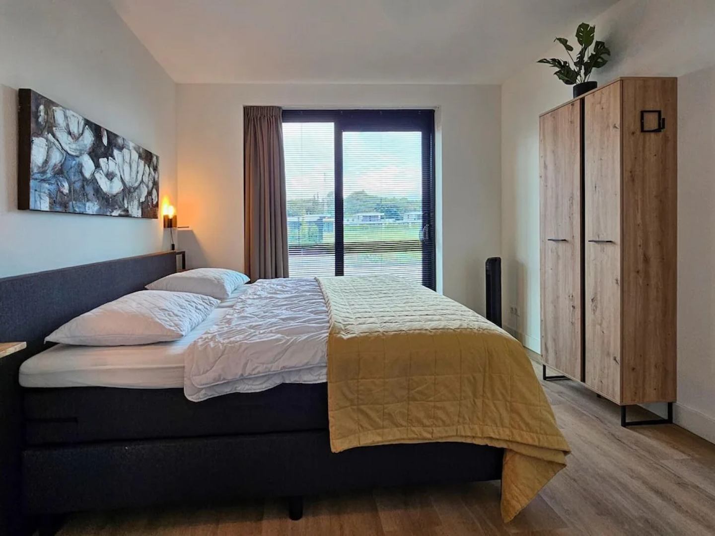 Luxury Villa With Veranda, Canoe