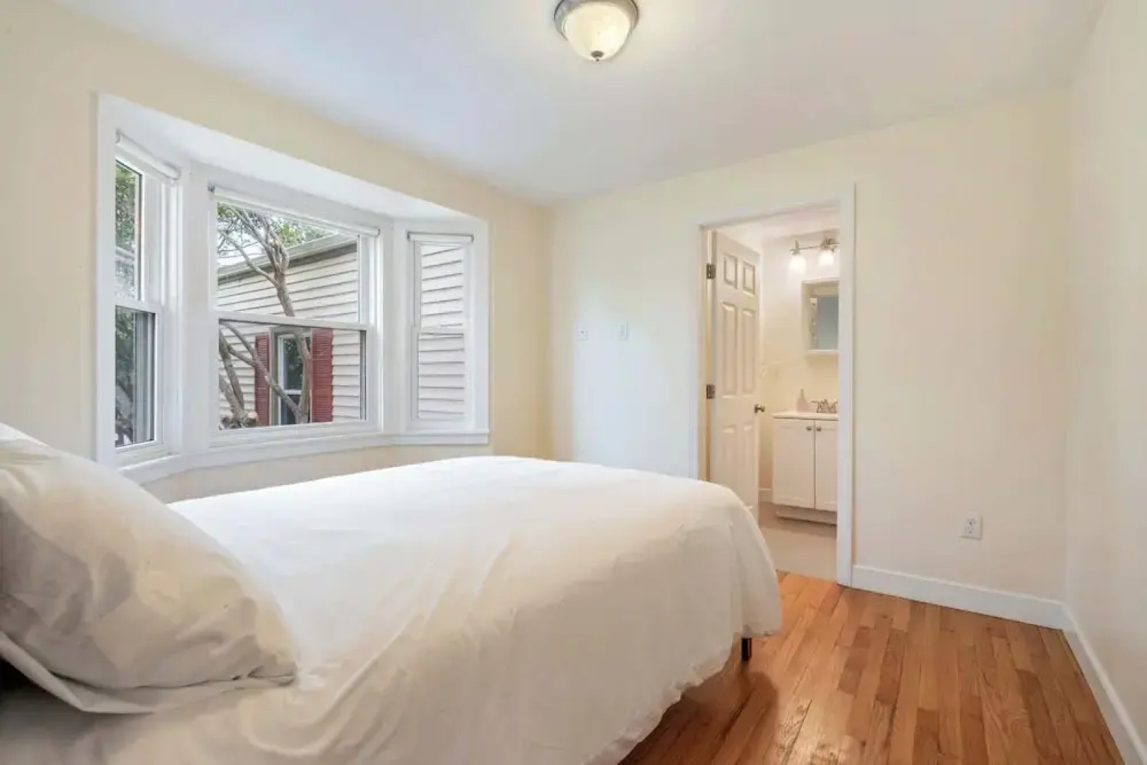 Oceanfront Ping Pong 1 Min Walk to Beach Pets Welcome