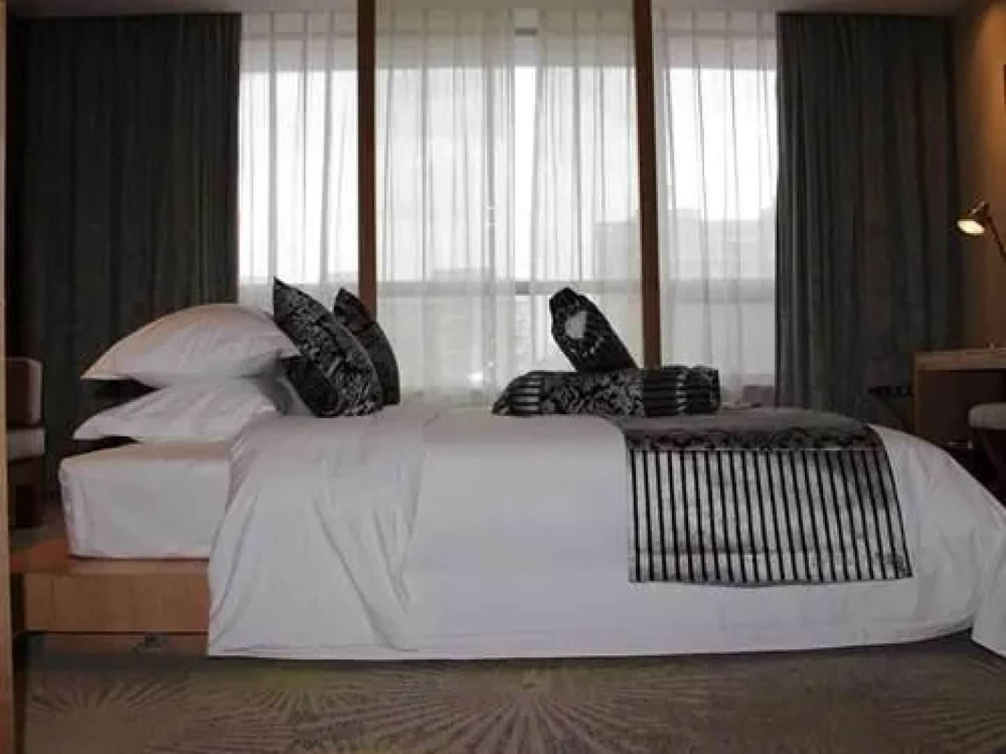 Xianning Youth Theme Hotel