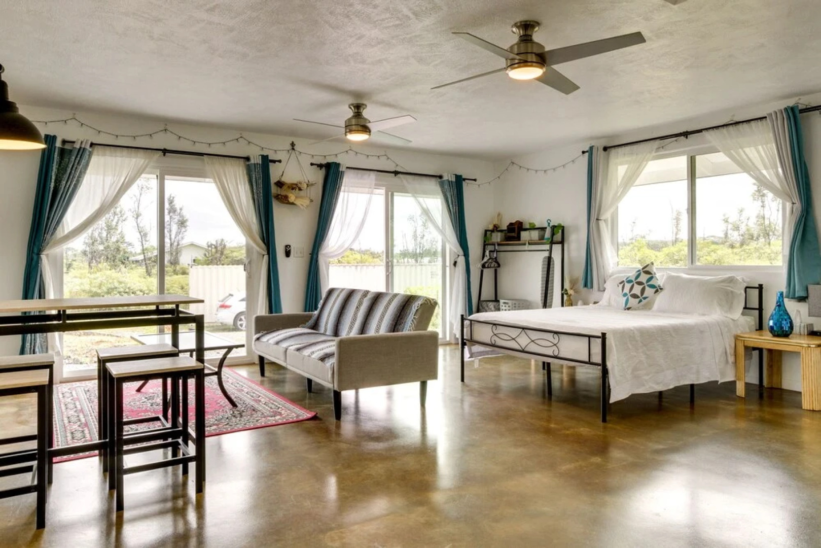 Cozy Keaau Vacation Rental - 1 Mi to Ocean!