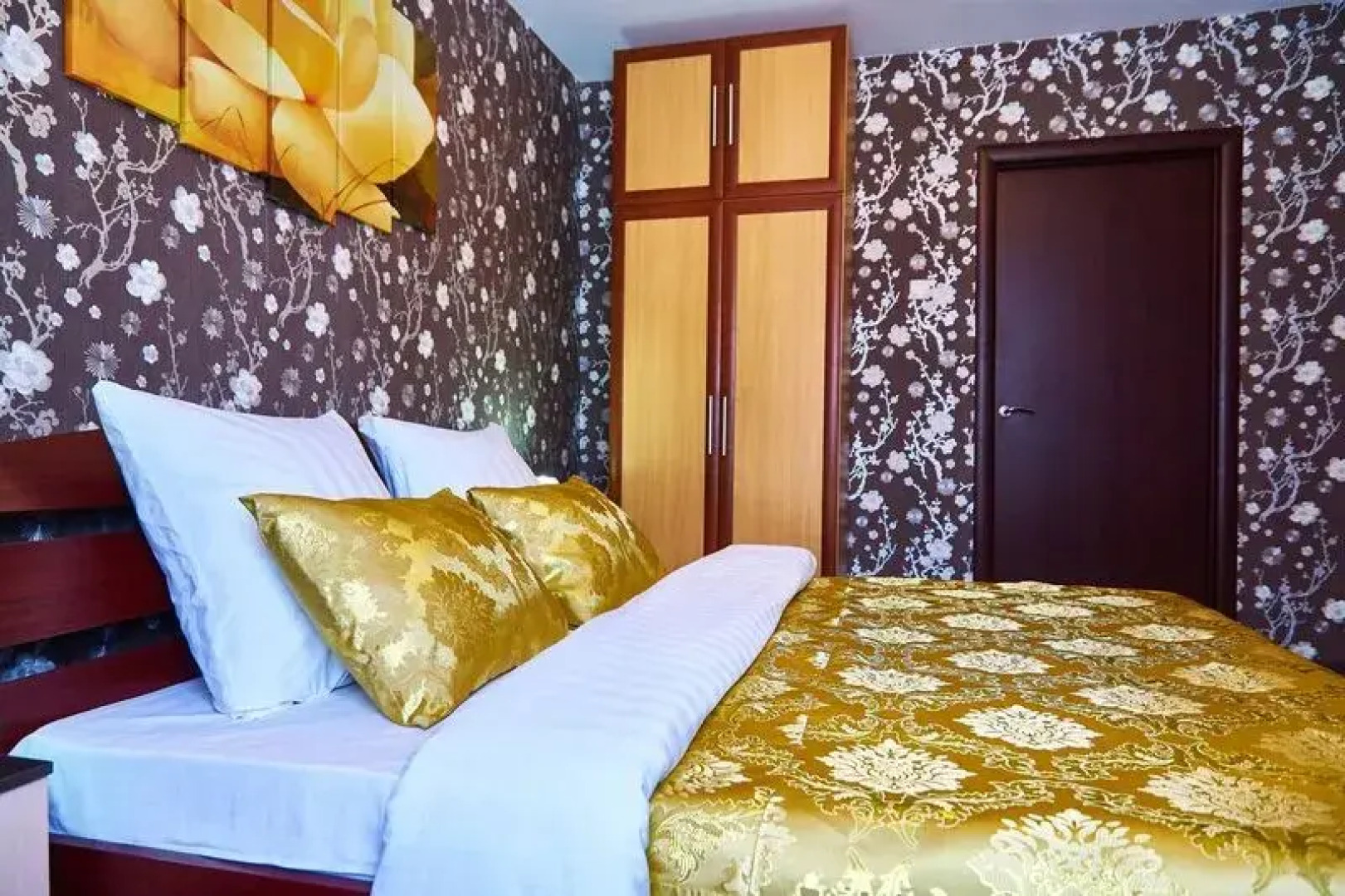 Pyat Zvezd  na pr-te Lenina, d. 104-1