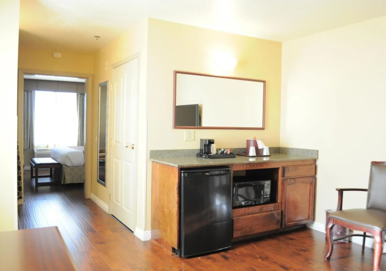 Best Western Plus John Jay Inn & Suites