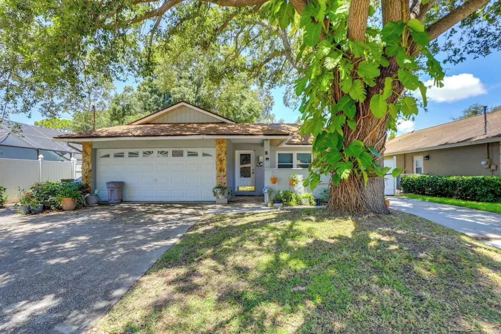 Walkable Studio in Pinellas Park w/ Desk & Patio