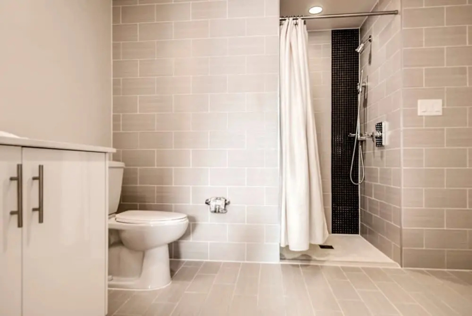 Global Luxury Suites at Via Marina