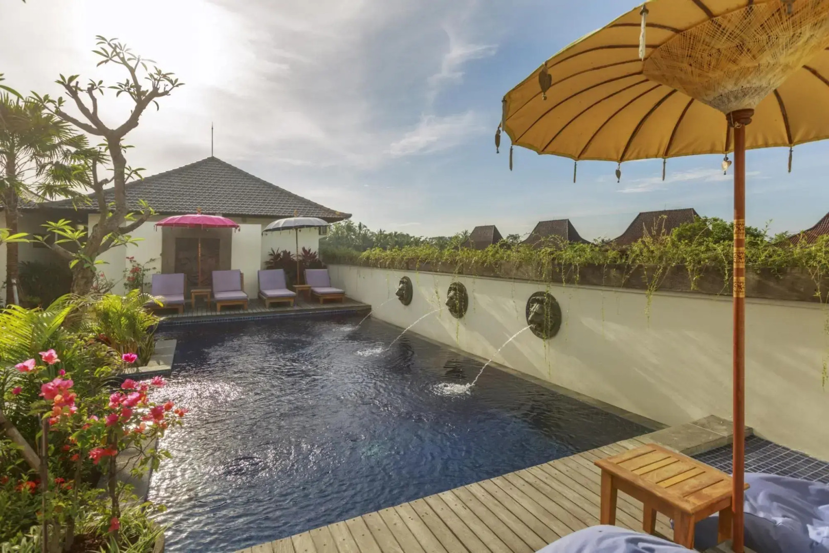 Solo Villas and Retreat