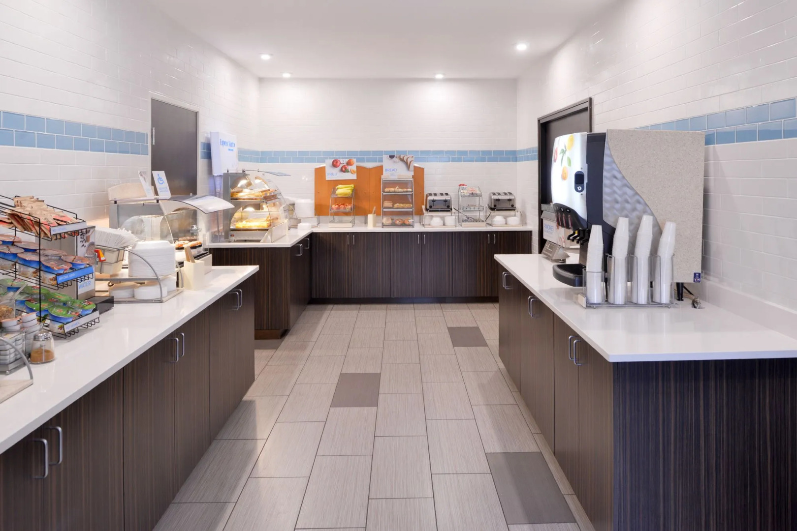 Holiday Inn Express & Suites Sioux Falls At Empire Mall by IHG