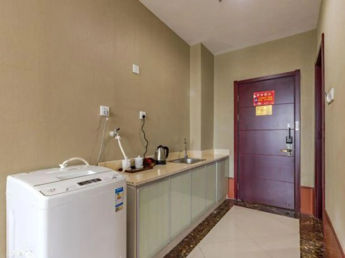 S.devons International Hotel