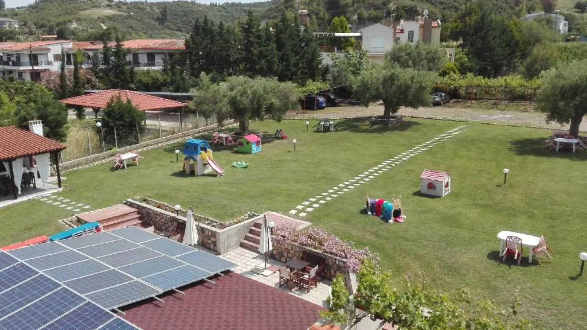 Theramvos Studios By Thomas