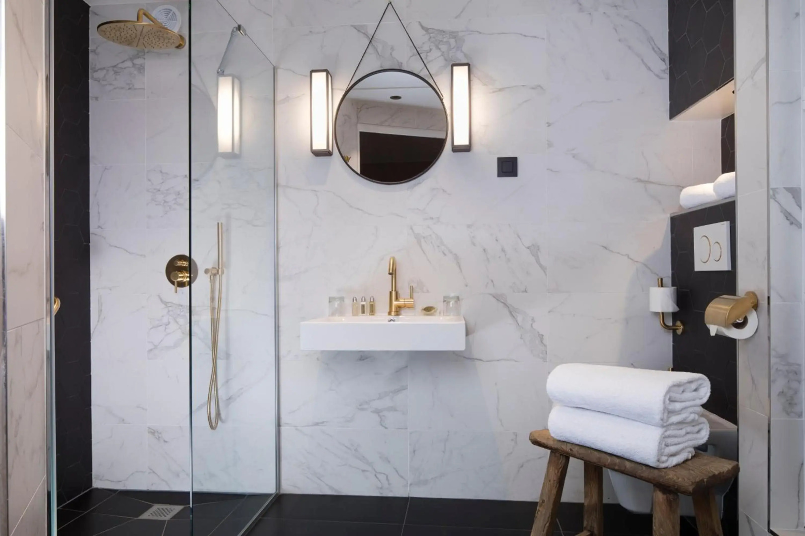 Aurasia SeaSide Hotel