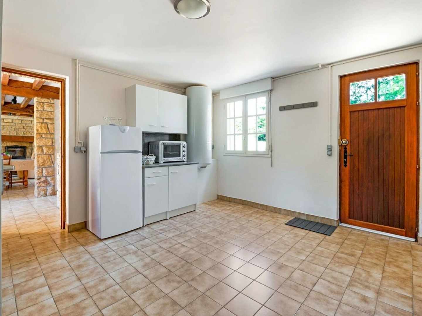 Quaint Holiday Home in Logonna-daoulas Near Sea