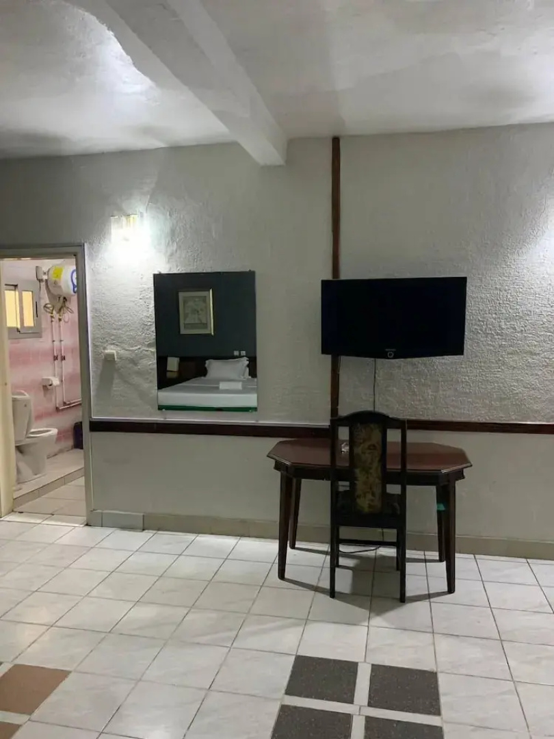 SKY Hotel Bonapriso