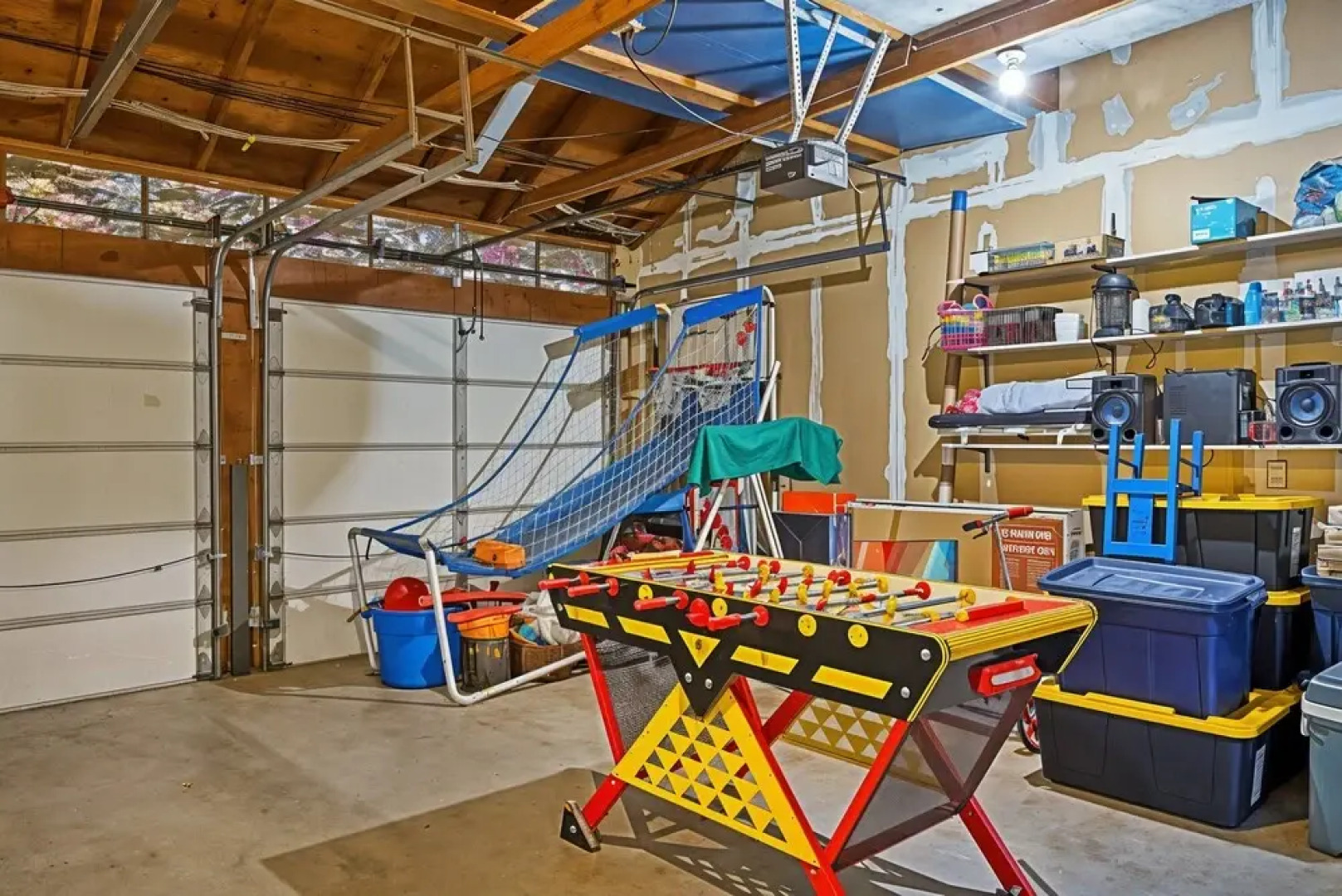 The Red House - Near Golf, Beaches & Communal Pool by Yosemite Region Resorts