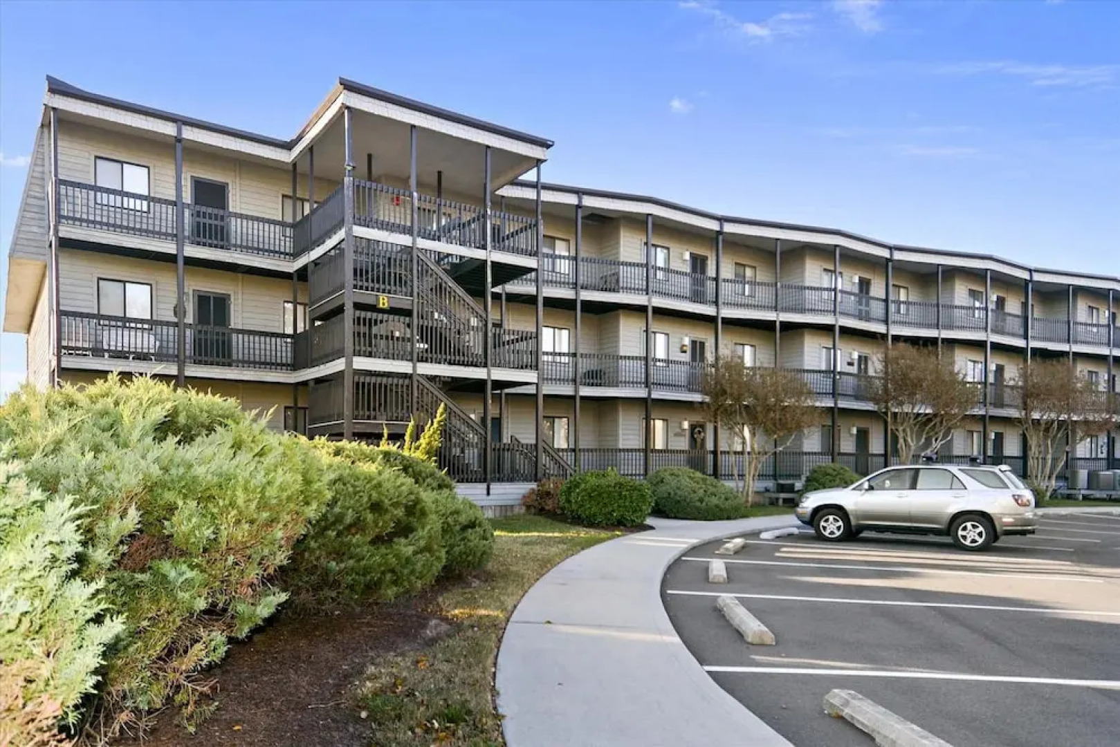 Robins Lane 18 North Shores by Long & Foster