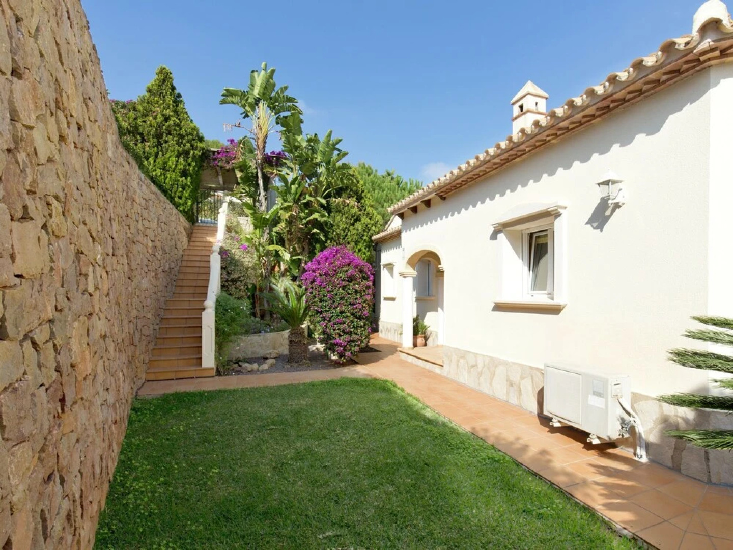 Villa with private swimming pool fantastic views of the golf complex of Denia