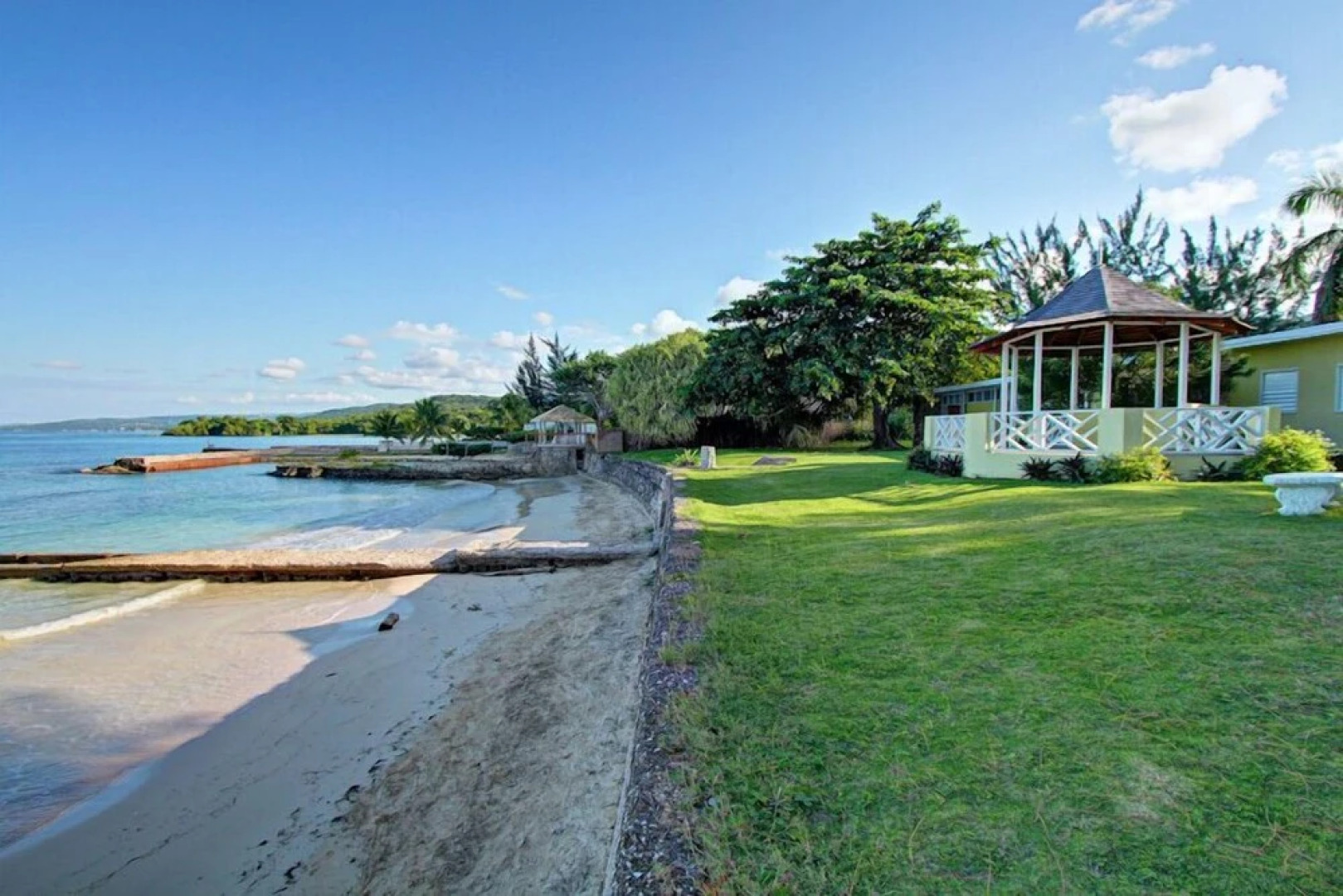 Miramar Villas, 6br by Jamaican Treasures