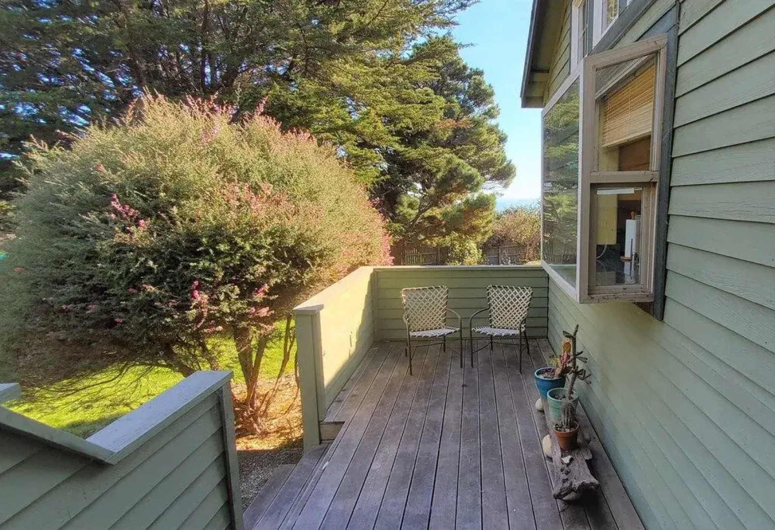 Seaside Garden Retreat 2 Bedroom Home by Redawning