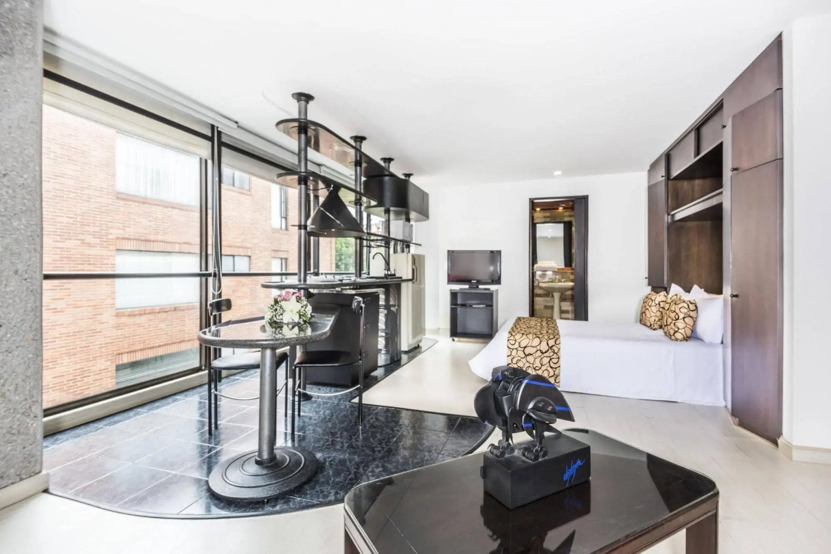 Travelers Suites Gold