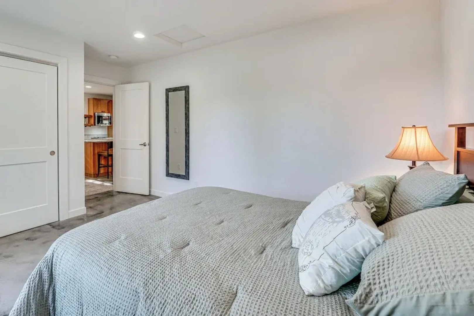 Welcoming Grants Pass Retreat - Walk to Park!