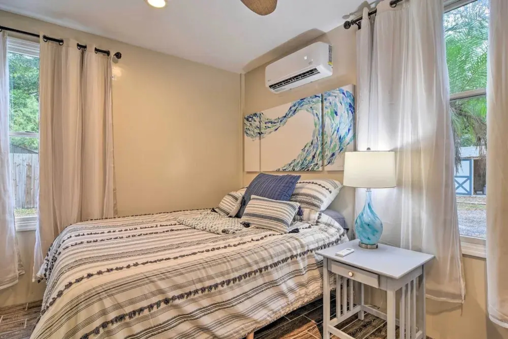 Ozona Studio w/ Shared Deck - Steps to Gulf!