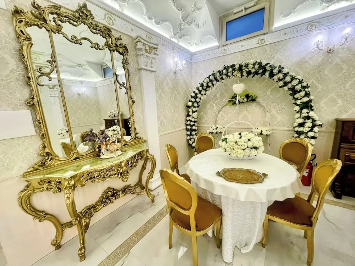 Charming Villa in Umbria - Sleeps 16 - Lake View - Pool, Jacuzzi and Events Room