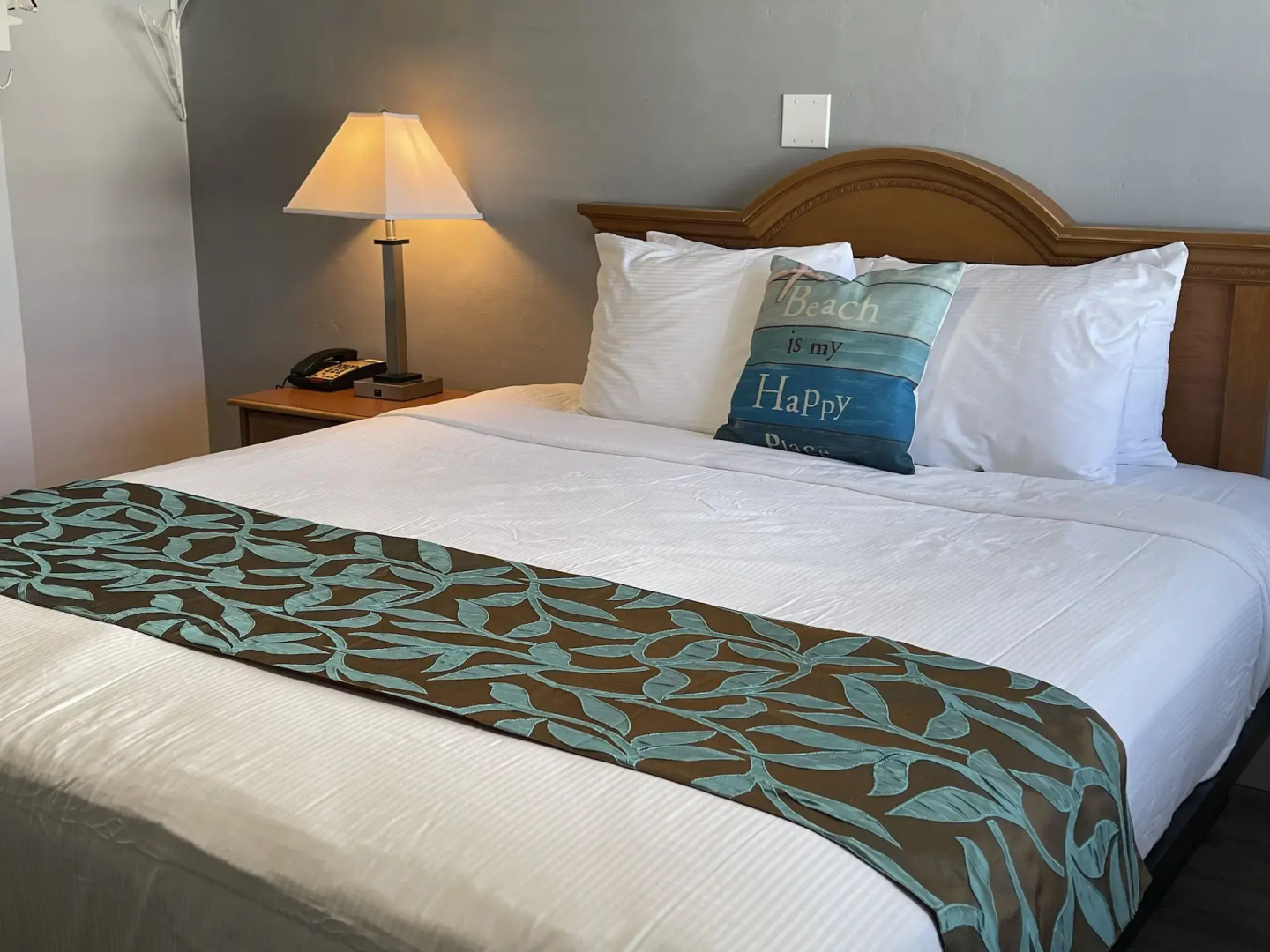 The Palomar Inn