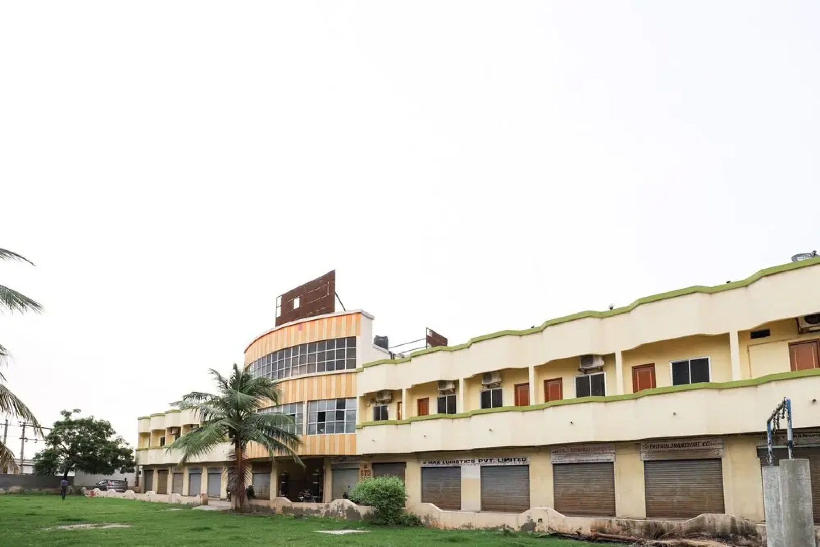 SPOT ON 46801 Hotel Swati