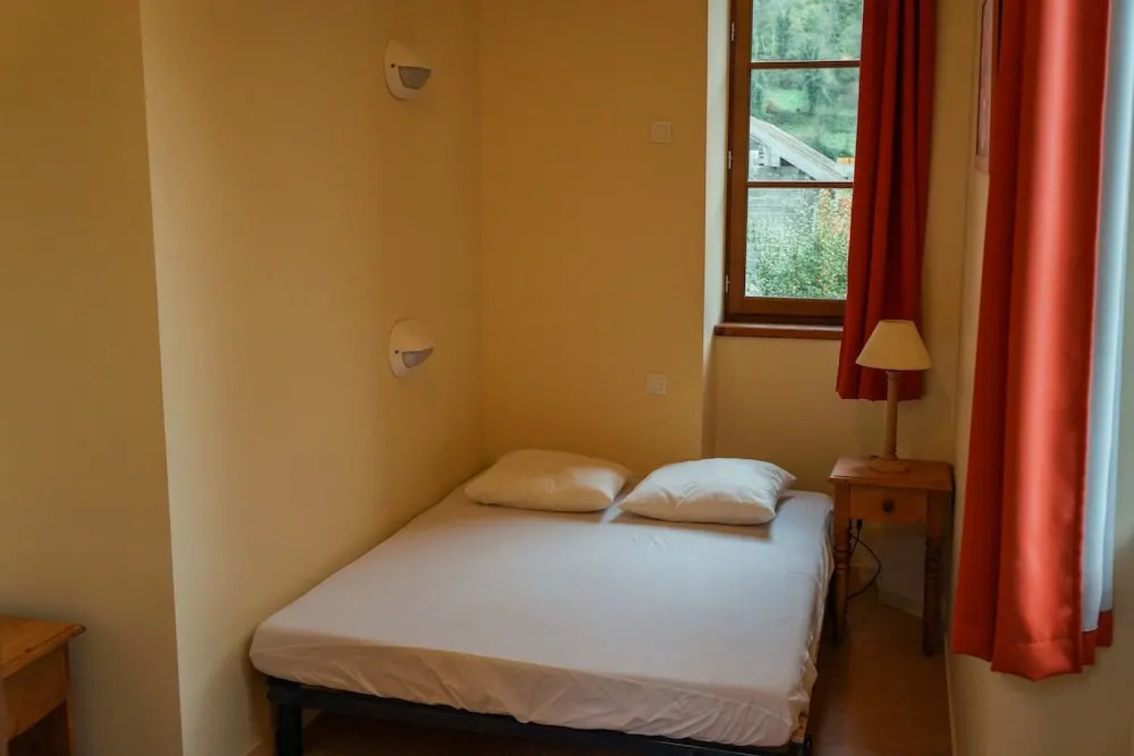 Logement n209 6pers face aux Thermes