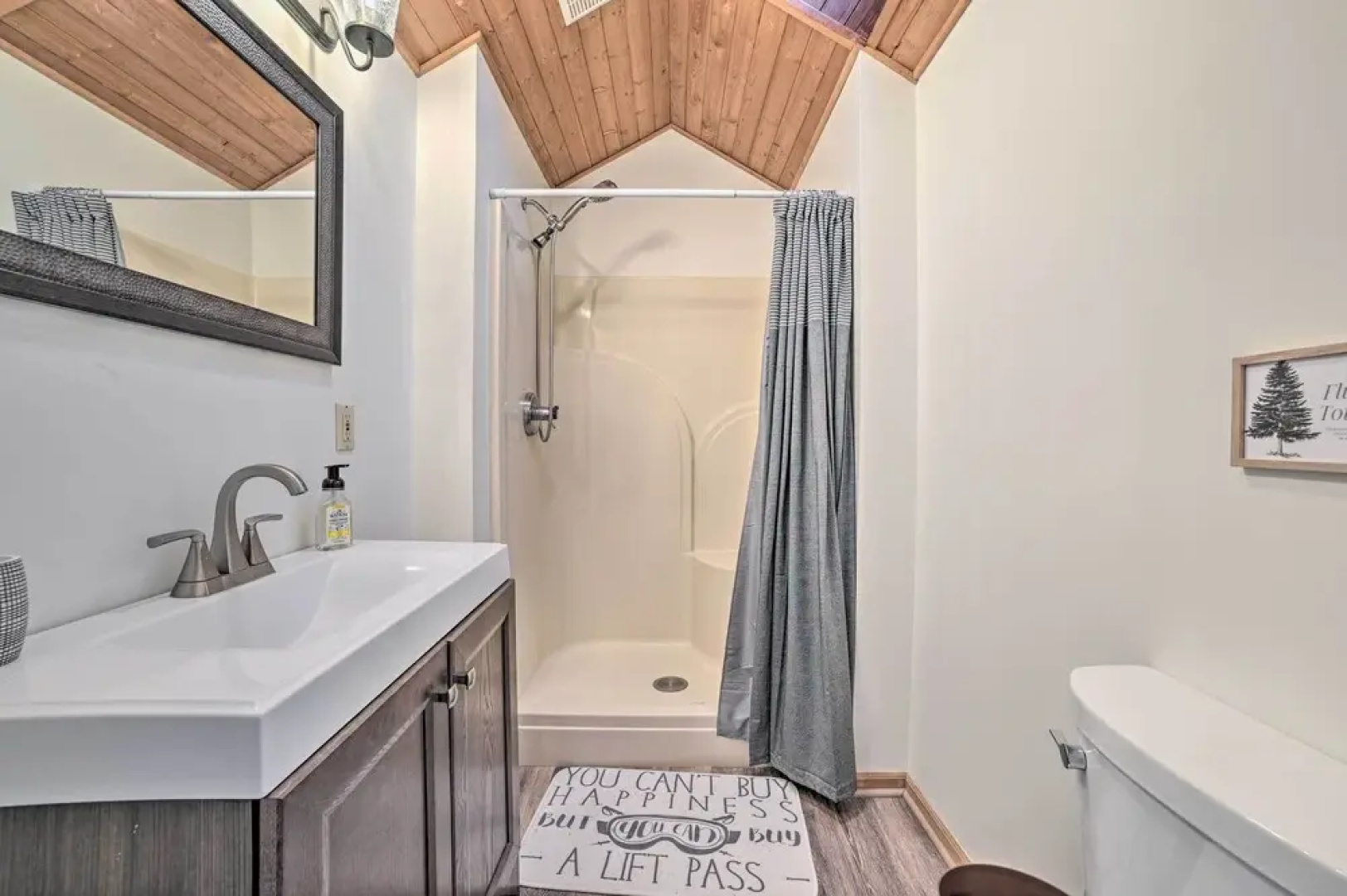 Harbor Springs Home: 1 Mi to Nubs Nob Ski Resort