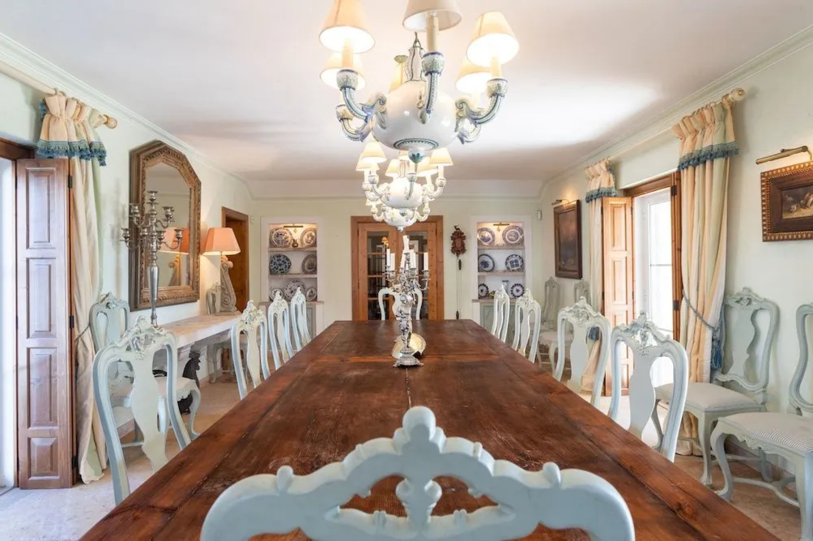 Rosa Estates The Farmhouse & Stables