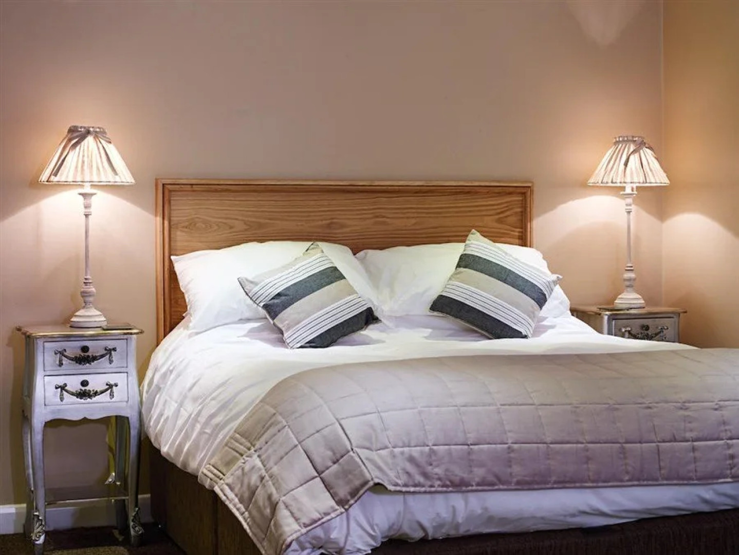 1885 The Restaurant, Pub and Guest Rooms