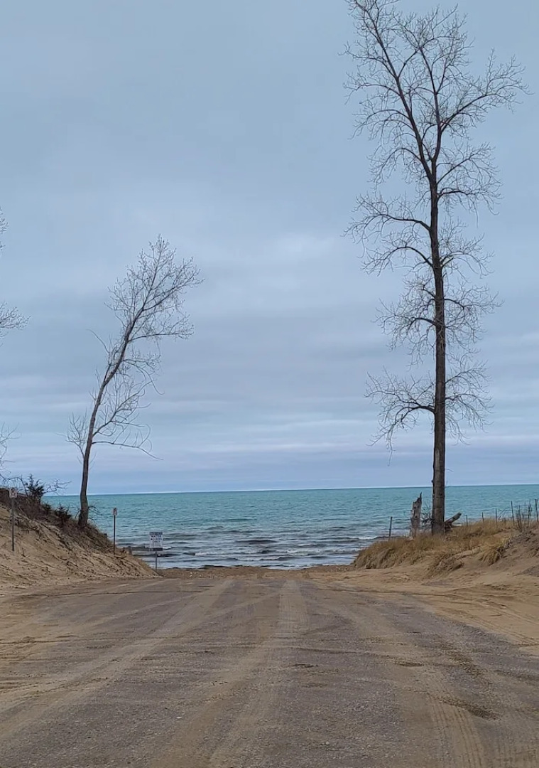 The Pinewood - Adult Getaway by the Lake