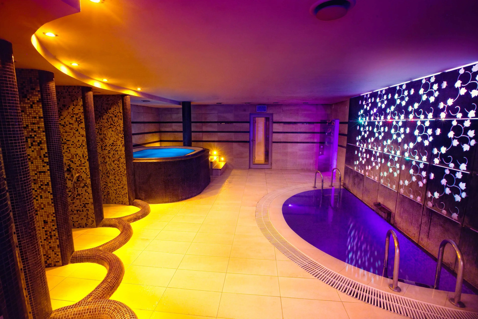 Отель LH Hotel & SPA