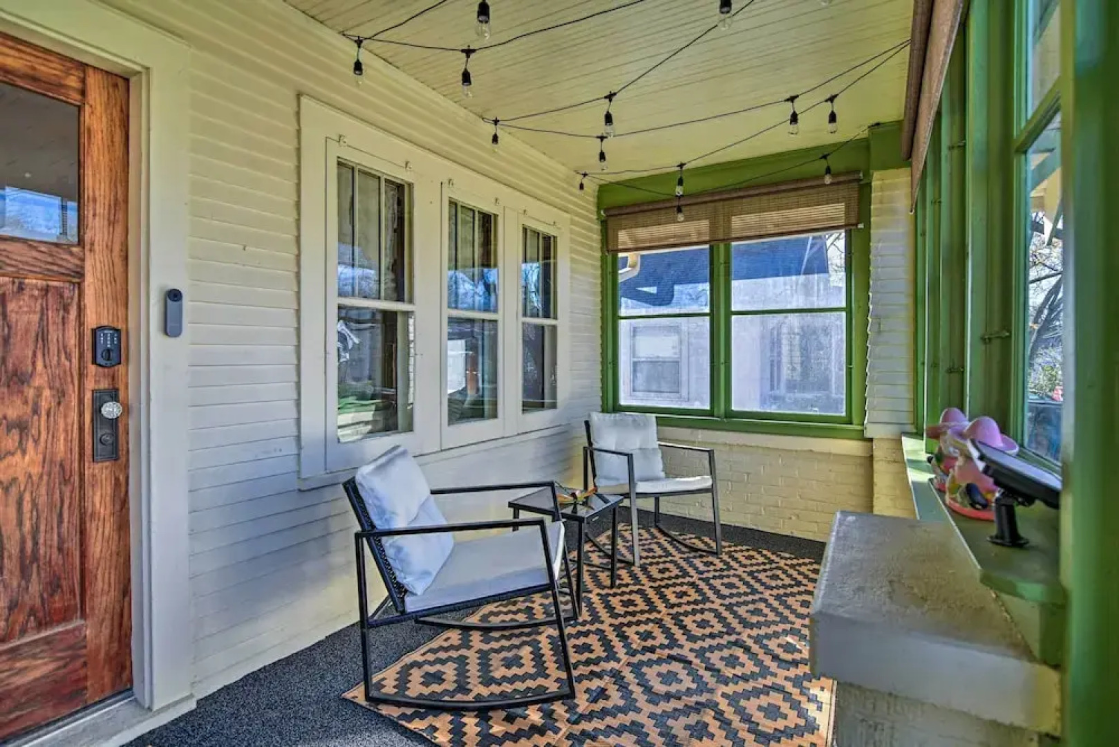 Family-friendly Des Moines Retreat w/ Patio!