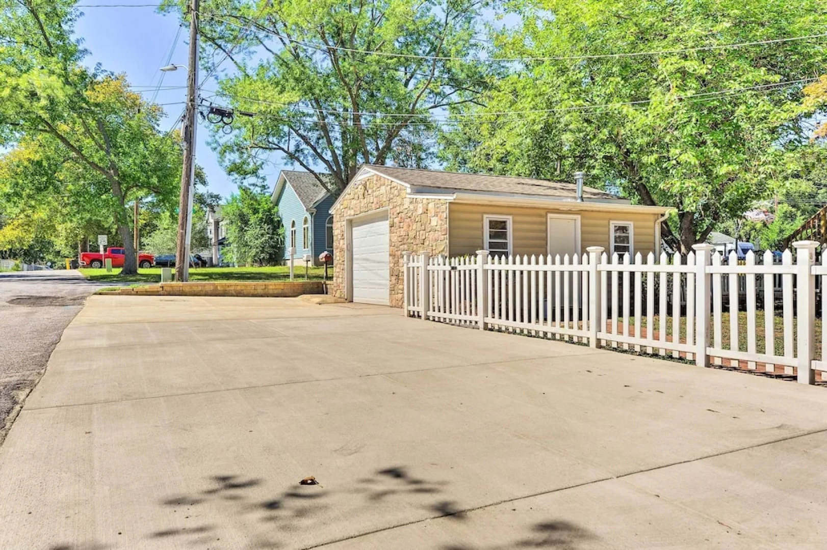 Sunny Glen Burnie Home - On-site Water Access