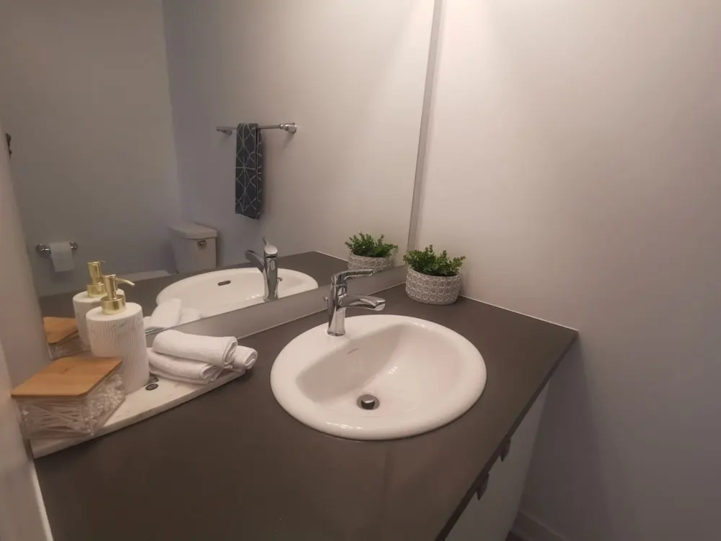 Barrie Comfort Lodging