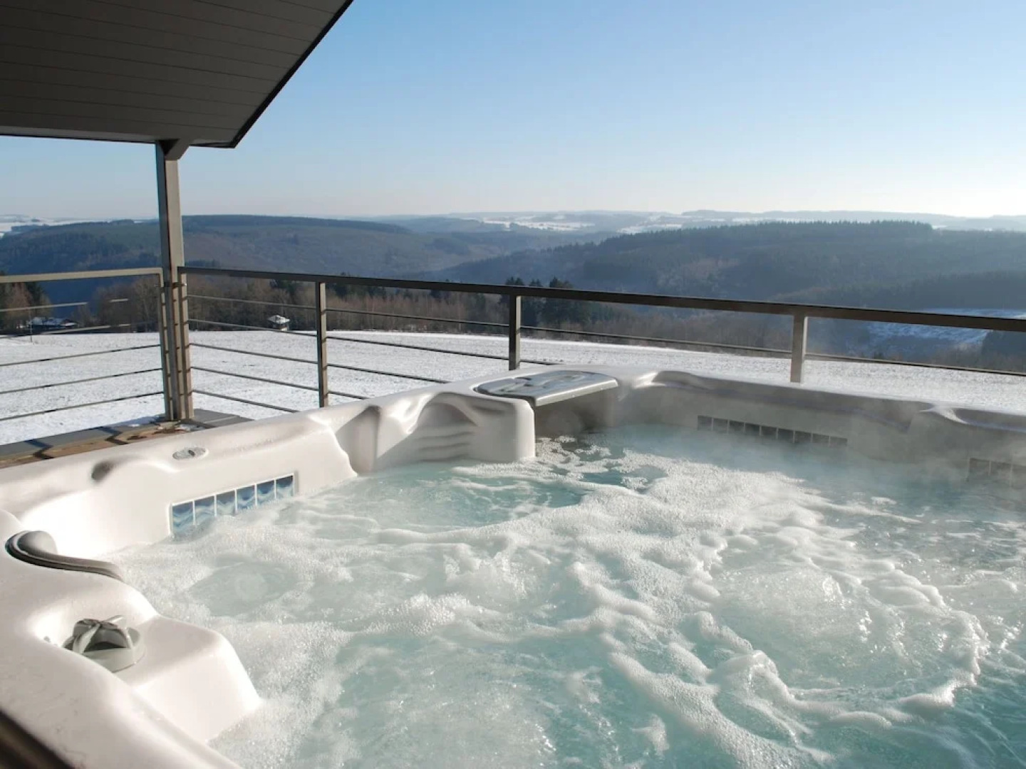 Luxurious Villa With Swimming Pool in La Roche