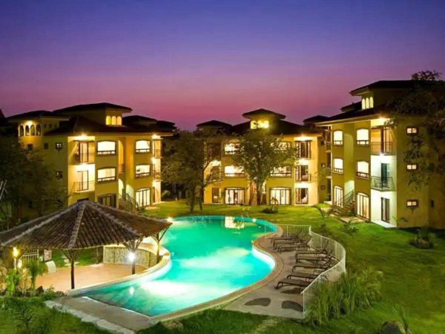 The Oaks Tamarindo Condominiums 200 mbs Internet
