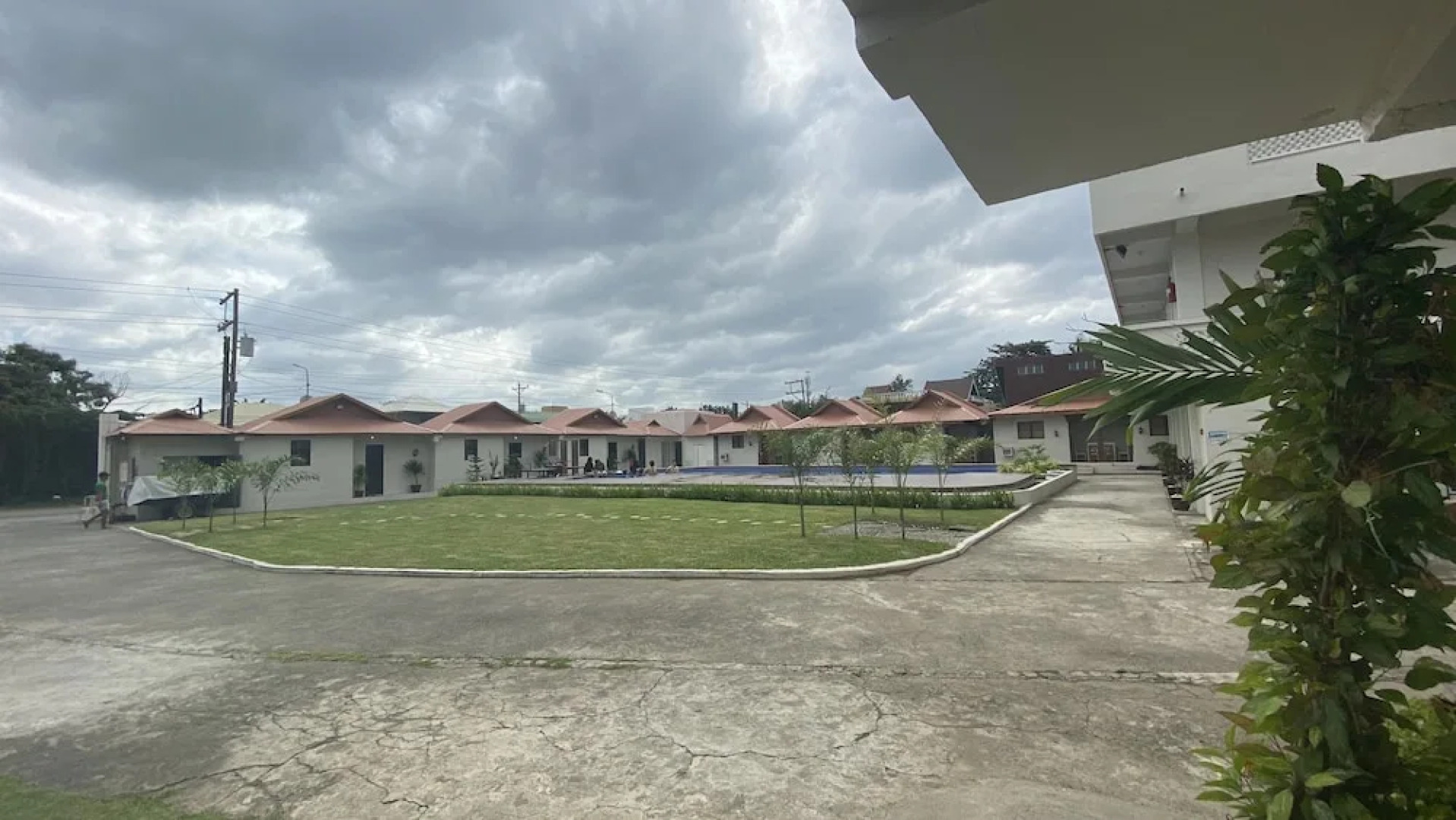 Shoreland Beach Resort by Cocotel