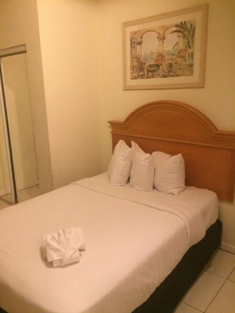 Hollywood Beach Resort- Petite Studio