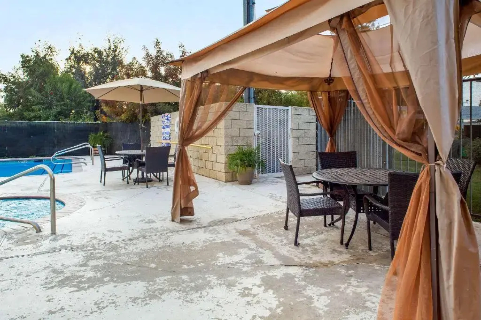 Quality Inn & Suites Tulare