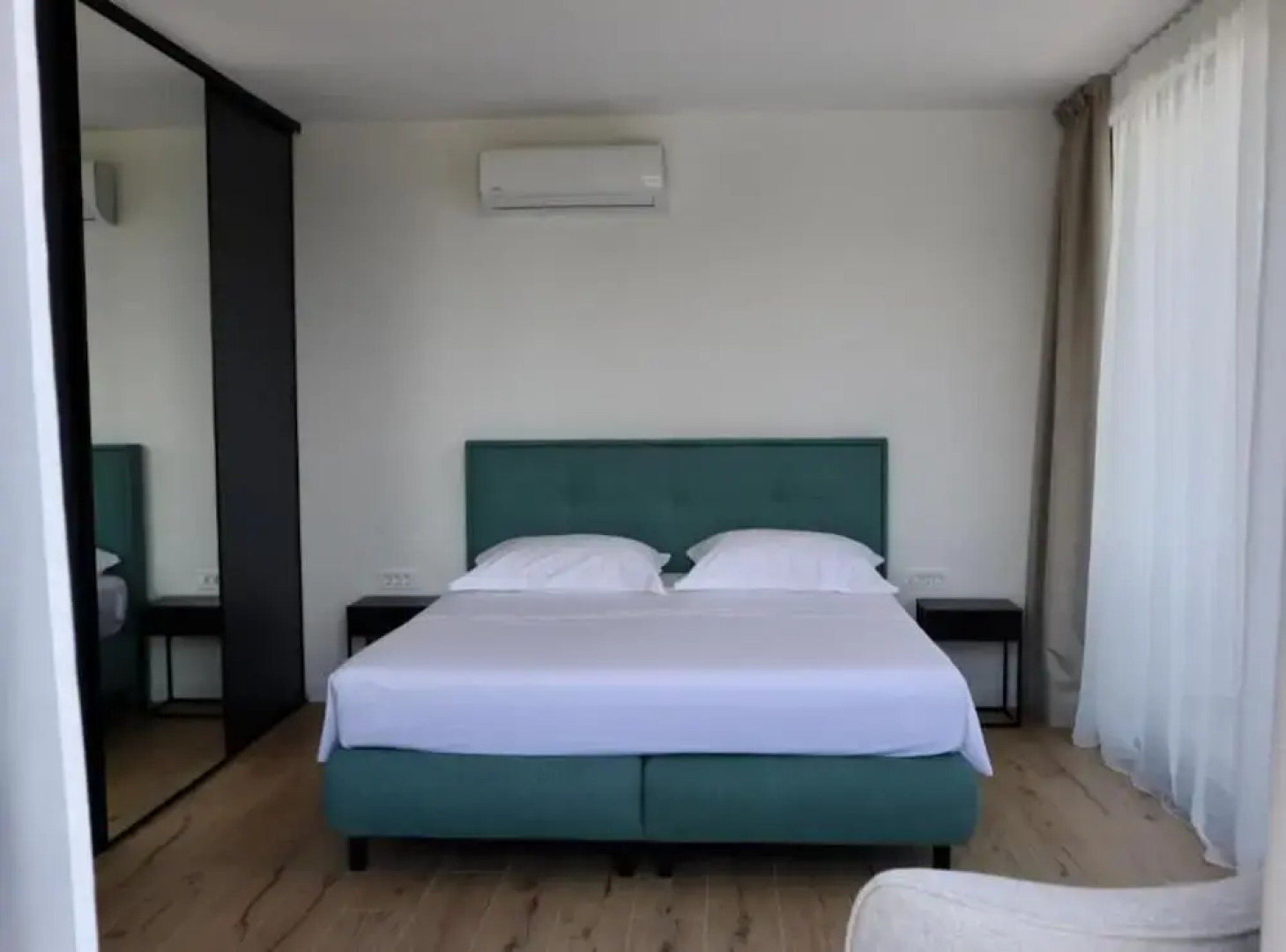 Sunset Villa Aves With Pool, Gym and Sauna