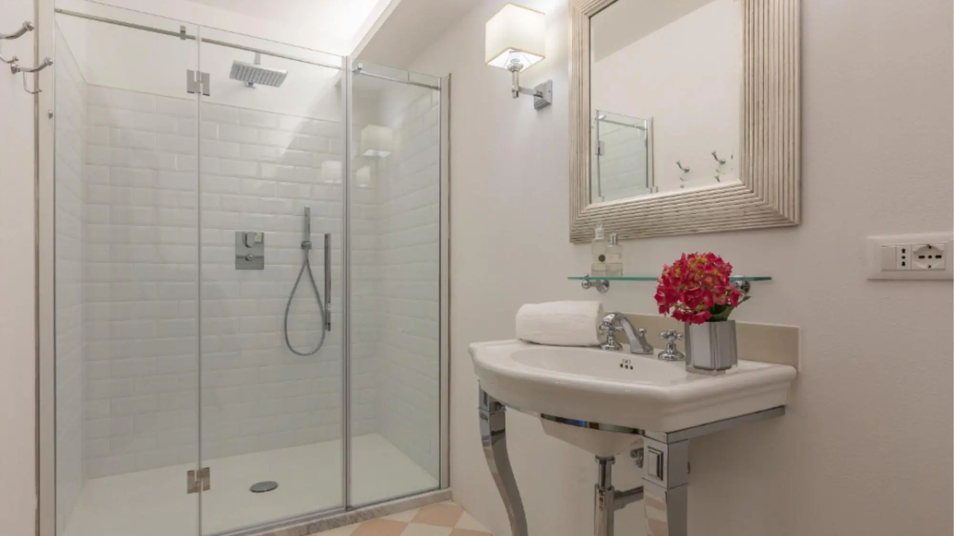 Splendid Villa for 12 Pool Outdoor Jacuzzi 25-hectare Park Hunting Fishing-palazzo Delle Rose