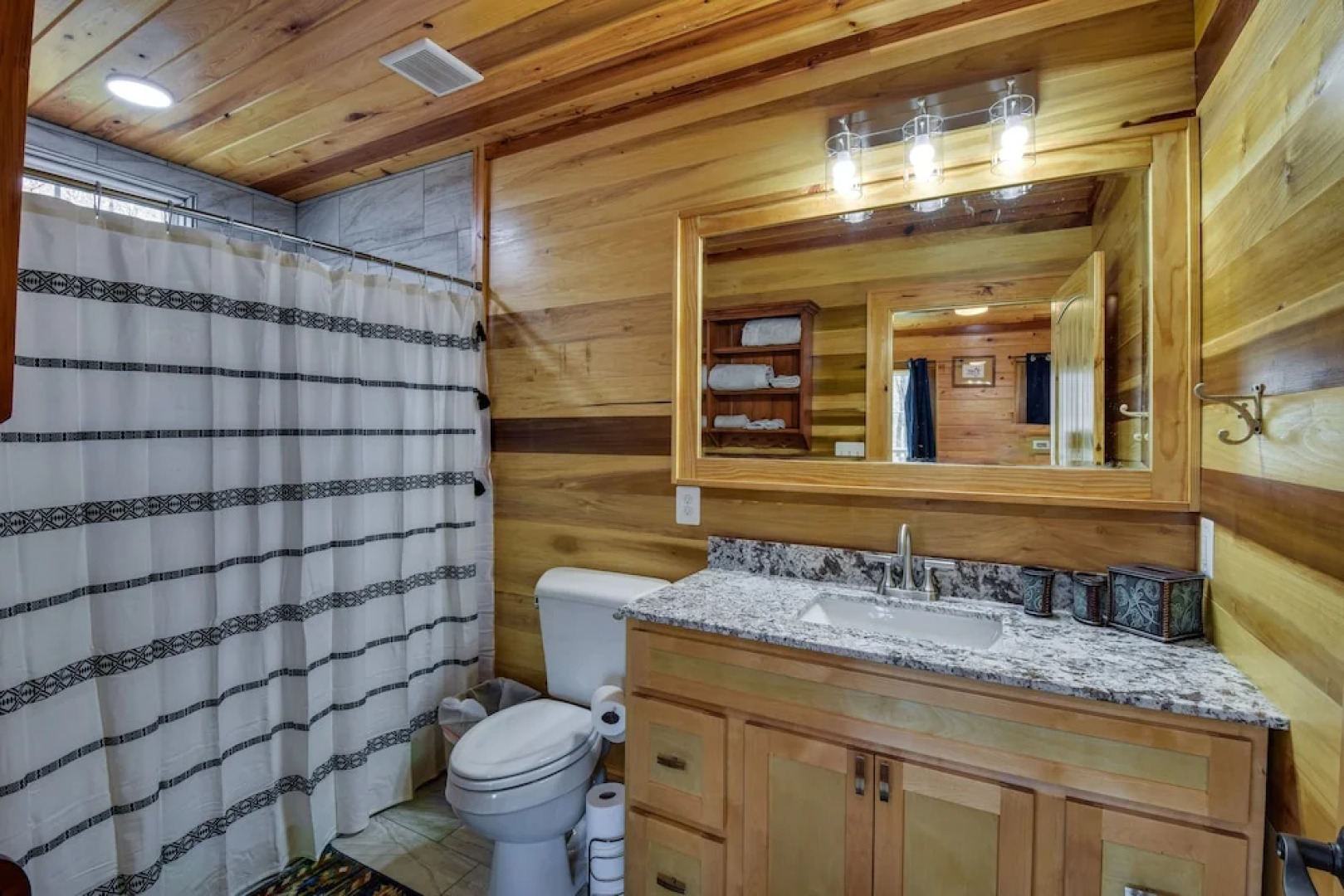 Mountain-view Cabin ~ 2 Mi to Downtown Clayton!