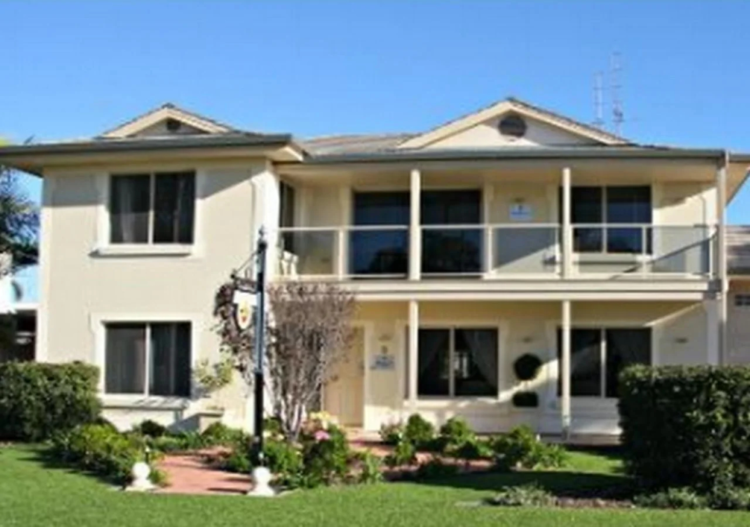 Emaroo Hotel Port Hughes