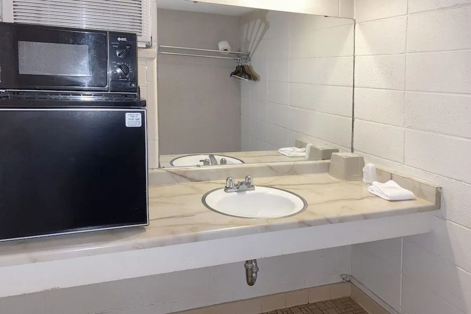 OYO Hotel Mauldin SC South Main Street